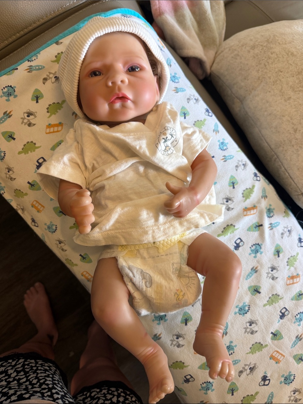 White Baby Doll Cotton T-Shirt with Hat - Kids Accessories